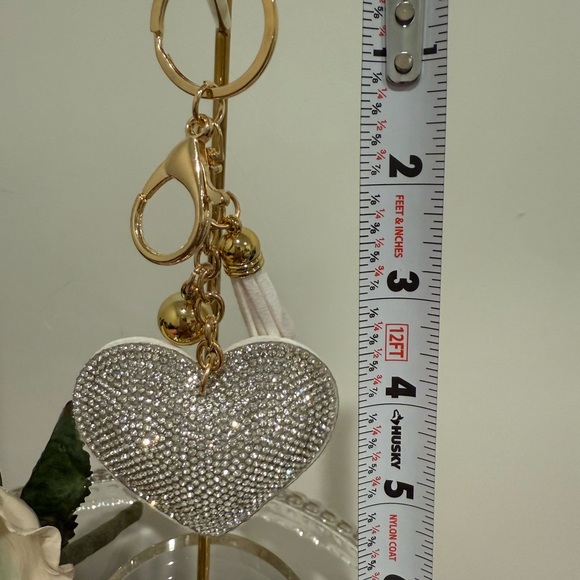 Elegant Silver Heart Key Chain w/Tassle - Picture 3 of 3